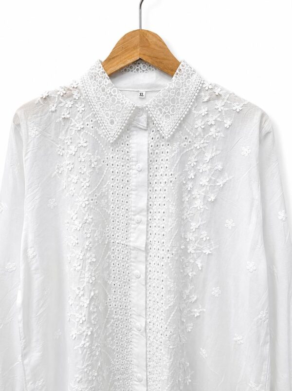 WhatsApp Image 2026-06-06 at 17.06.49 3 Camisa aplique flores puntilla