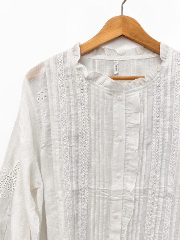 Blusa puntillas cuello mao talles grandes