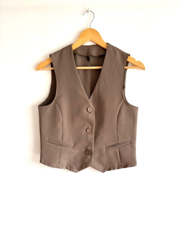 WhatsApp Image 2026-03-09 at 17.09.50 4 Chaleco sastrero