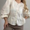 Blusa flores bordadas volados