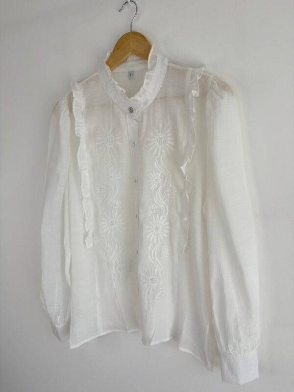 WhatsApp Image 2026-03-09 at 17.18.56 6 Blusa flores bordadas canutillos