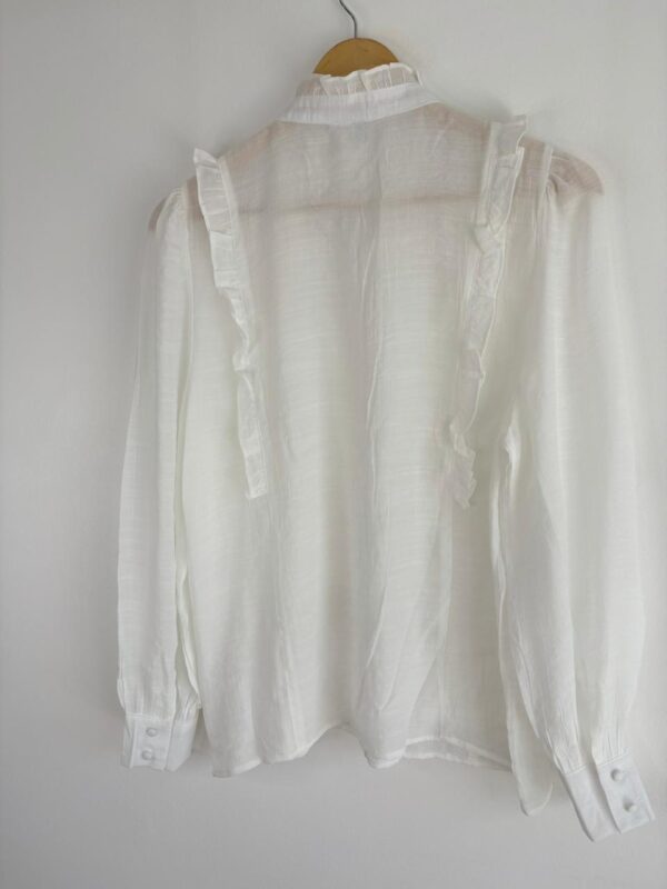 WhatsApp Image 2026-03-09 at 17.19.11 7 Blusa flores bordadas canutillos