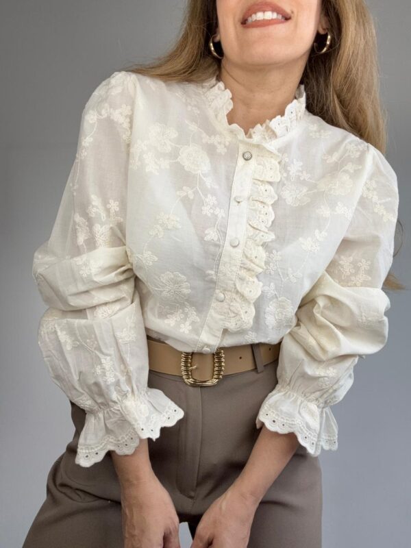 WhatsApp Image 2026-03-09 at 17.20.21 3 Blusa flores bordadas volados