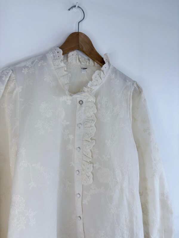 WhatsApp Image 2026-03-09 at 17.21.16 5 Blusa flores bordadas volados