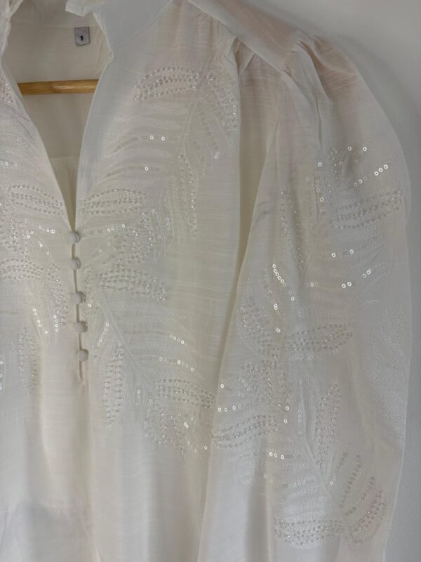 WhatsApp Image 2026-03-09 at 17.29.25 5 Blusa bordada canutillos lentejuelas