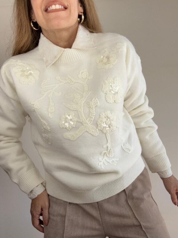 Sweater flores bordadas lentejuelas