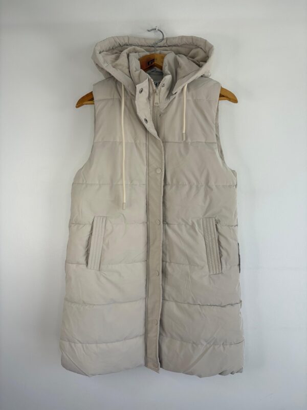 WhatsApp Image 2026-03-10 at 15.55.39 10 Chaleco largo