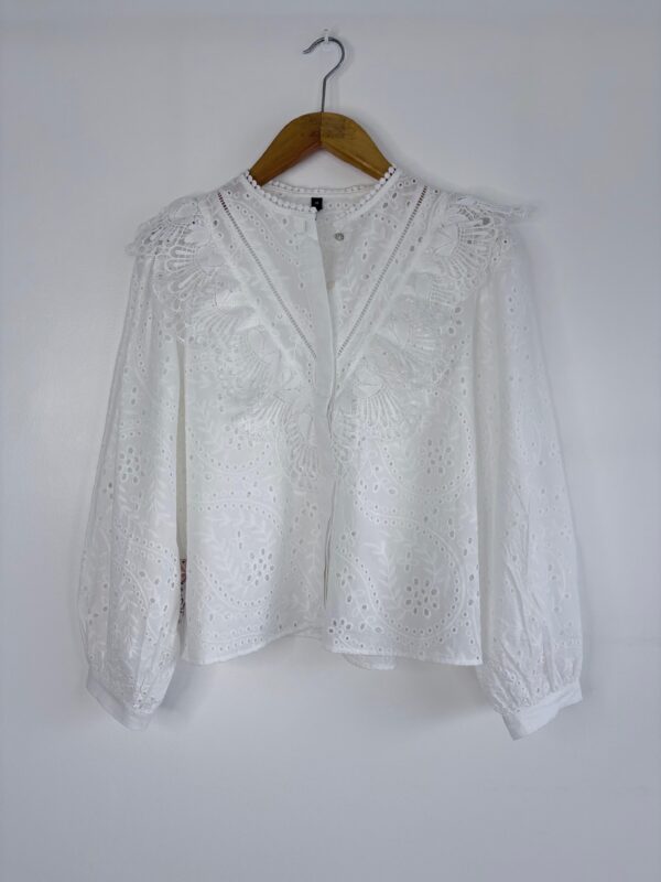 Blusa broderie combinado con guipur