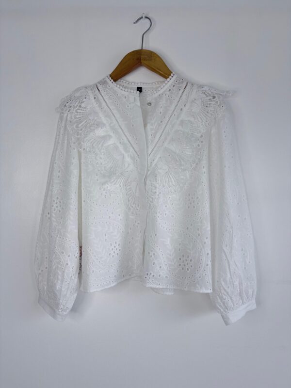 Blusa broderie combinado con guipur