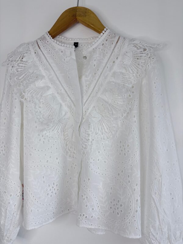 Blusa broderie combinado con guipur