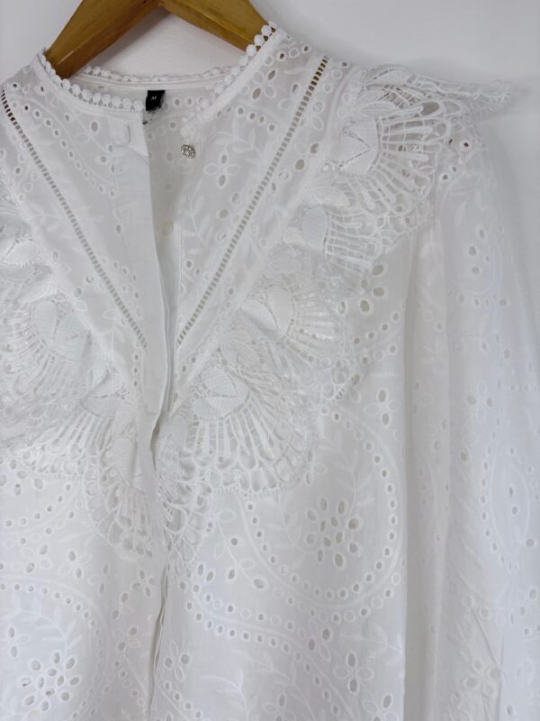 Blusa broderie combinado con guipur