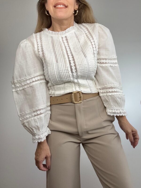 Blusa puntillas manga globo