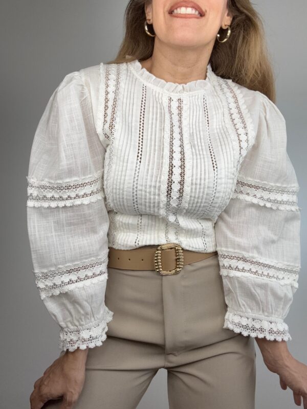 Blusa puntillas manga globo