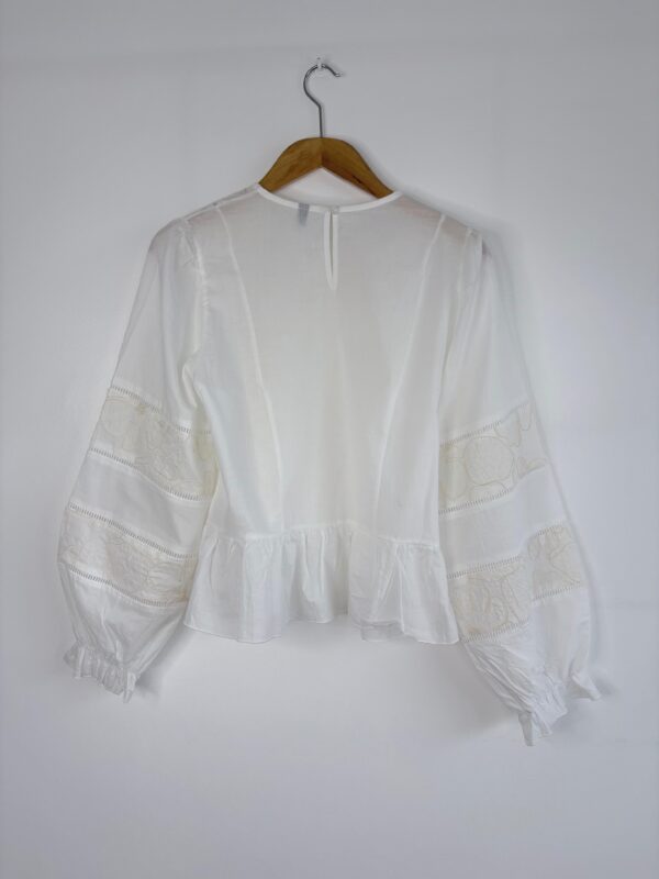 WhatsApp Image 2026-03-25 at 15.37.35 6 Blusa flores bordadas volados