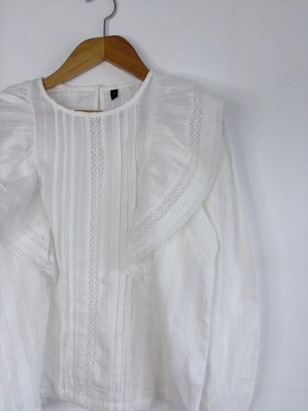 WhatsApp Image 2026-03-25 at 15.41.22 5 Blusa puntillas volados