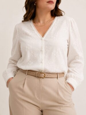 Blusa flores bordadas talles grandes