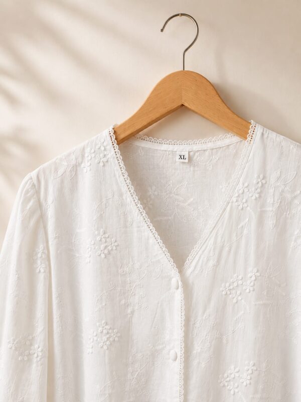 WhatsApp Image 2026-05-19 at 12.39.24 5 Blusa flores bordadas talles grandes