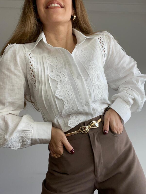 Camisa puntillas y guipur