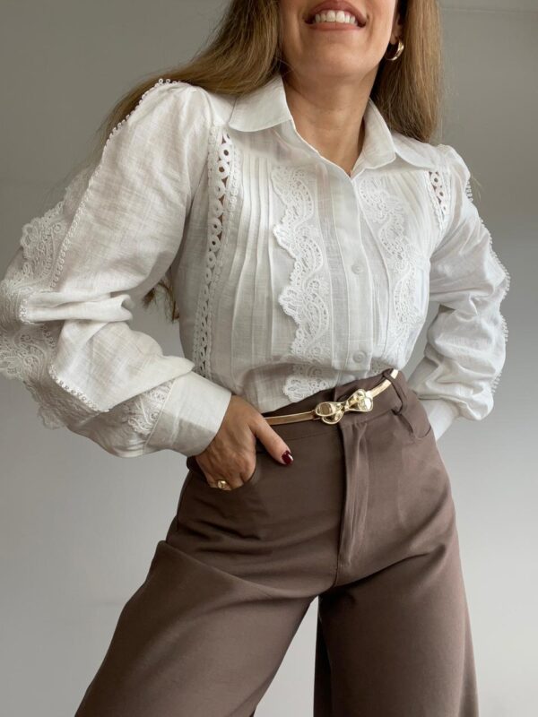 Camisa puntillas y guipur