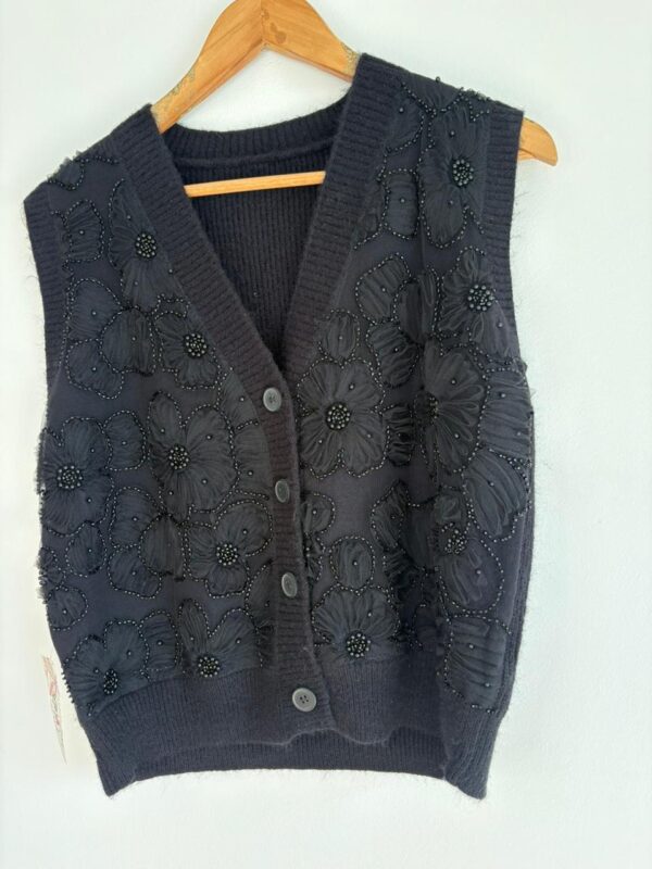 Chaleco flores tul y canutillos