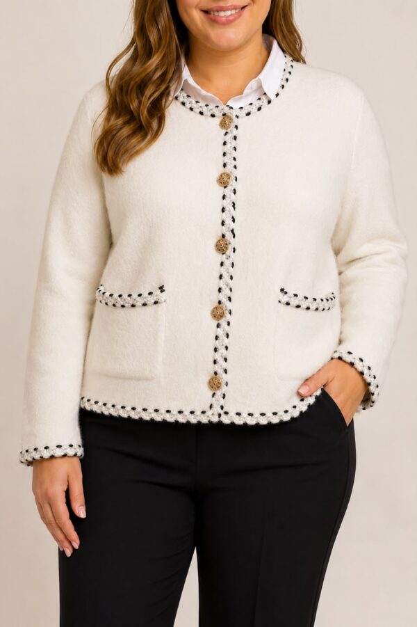 cardigan ribetes botones brillos