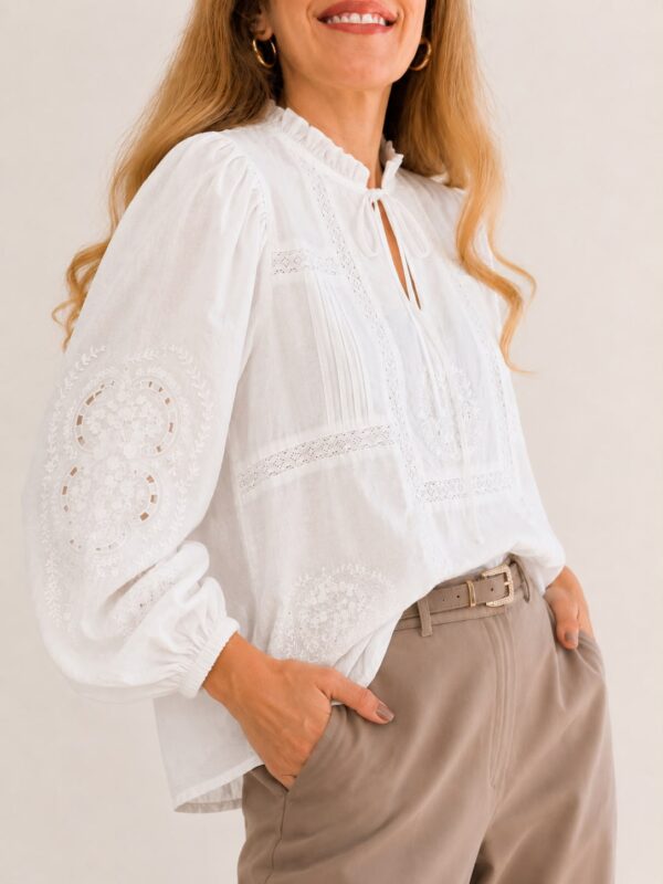 WhatsApp Image 2026-07-28 at 17.52.30 3 Blusa bordada lazo