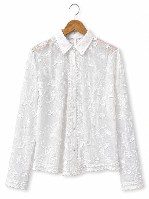 Camisa hojas bordadas talles grandes