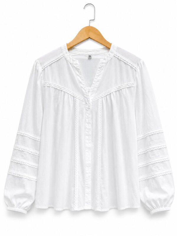 WhatsApp Image 2026-08-28 at 16.51.22 (2) Blusa puntillas